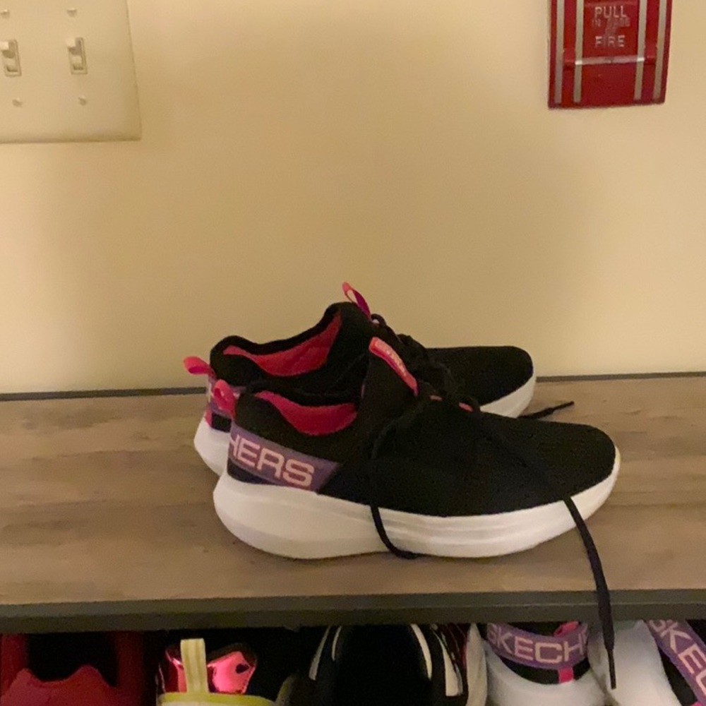 Skechers Go Run Valors